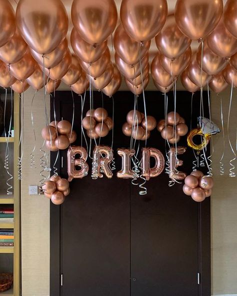 Bridal Room Balloon Decor, Balloon Decorations Bridal Shower House, Bridal Shower Decor Balloons, Bride Room Decoration Balloons, Bridal Room Decorations, Simple Balloon Decoration, Bridal Shower Pictures, Bride Decor, Shower Pictures