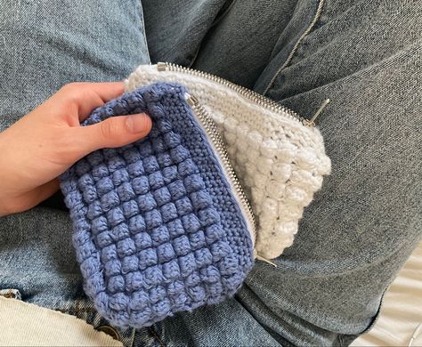 Crochet Wallet Aesthetic, Bobble Crochet Bag, Bobble Stitch Crochet, Crochet Store, Crochet Wallet, Crochet Bobble, Crochet Aesthetic, Crochet Pouch, Computer Sleeve