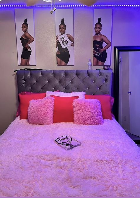 Baddie Bed Sets, Pink Room Baddie, Black Barbie Room Decor, Black Girls Bedroom Ideas, Grown Women Room Ideas, Black Girls Room Bedroom Ideas, Black Women Room Ideas, Pink Black Room Decor, Pink And Black Apartment Aesthetic