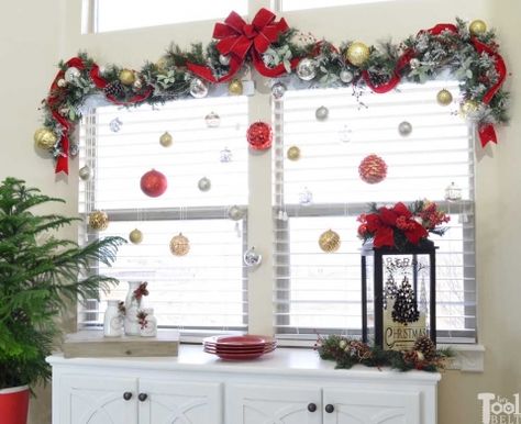 Window Garland Christmas, Chrismast Decoration Ideas, Window Garland, Church Christmas Decorations, Christmas Buffet, Christmas Decorations Apartment, Christmas Decs, Xmas 2022, Season Decor