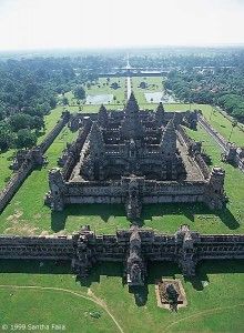 The Axis of the arrow-straight causeway of Angkor Wat fades into the distance, reminiscent of the axis of the way of the Dead at Teotihuacan, Mexico. (see picture 6 in Mexico gallery 4.) Unknown Paintings, Cambodia Temple, India Places, Architecture Antique, Angkor Wat Cambodia, Aesthetic Architecture, Temple City, Angkor Wat Temple, Khmer Empire