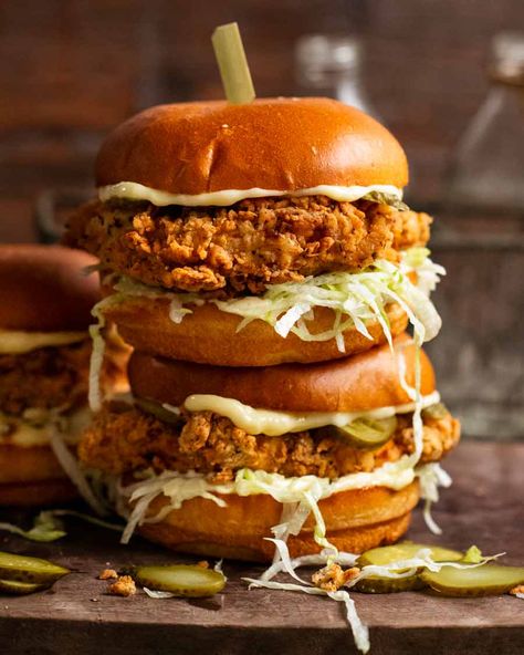 Henry's Crispy Fried Chicken Burger Crispy Chicken Burgers, Fried Chicken Burger, Chicken Burgers Recipe, Pizza Sandwich, Recipetin Eats, Recipe Tin, Chicken Sandwiches, Chicken Burger, Crispy Fried Chicken