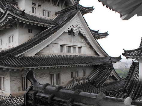 himeji gable/roofline detail Chinese Aesthetic, Dark Paradise, Japan Aesthetic, Aesthetic Japan, Japanese Aesthetic, White Aesthetic, Safe Place, The Last Airbender, Something Beautiful