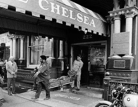 The 10 best Chelsea hotel moments Hotel Chelsea Nyc, Hotel Chelsea, Chelsea Nyc, Sid And Nancy, Ny Hotel, Chelsea Hotel, Sid Vicious, Nyc Hotels, Chelsea Girls