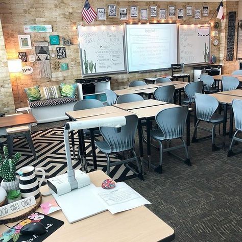 Classroom Decoration Ideas, Classroom Goals, Modern Classroom, Classroom Layout, Stay Tune, High School Classroom, English Classroom, Middle School Classroom, Themed Classroom