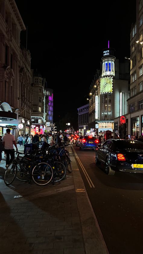 #london #bentley #lights #aesthetic #england #wallpaper #night #nightlight England Wallpaper, Aesthetic England, Wallpaper Night, London Streets, Lights Aesthetic, England Aesthetic, London Night, London Street, Rural Area