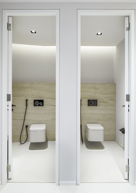 Private Office Design, Office Dubai, Public Restroom Design, Commercial Bathroom Designs, Toilet Design Modern, Design Office Interior, Dubai Office, Commercial Toilet, Wc Design