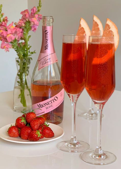 Rose Prosecco Drinks, Rose Prosecco Cocktail, Rose Prosecco, Mionetto Prosecco, Prosecco Drinks, Rose Spritz, Prosecco Cocktails, Holiday Monday, Rose Recipes