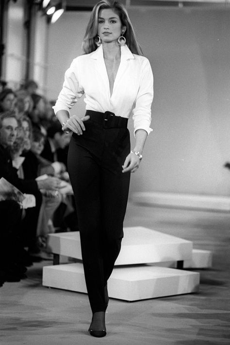 Donna Karan. Fashion 90s Style, Look 80s, Fashion 90s, Chique Outfits, Model Pose, 1990s Fashion, Mode Chic, Stil Inspiration, Looks Black