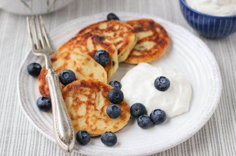 Sirniki Russian, Yeast Pancakes, Farmer’s Cheese, Olympics Party, Cheese Pancakes, Farmers Cheese, Russian Food, Breakfast Lovers, Breakfast Sweets