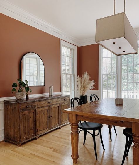 Terracotta Dining Room, Terracotta Paint Color, Dining Room Colour Schemes, Terracotta Paint, Dining Room Paint Colors, Country Dining Rooms, Home Decor Blog, Dining Room Colors, House Inside