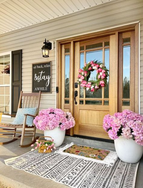 Porch Seating, Hydrangea Bush, Faux Hydrangea, Diy Outdoor Decor, Front Porch Decorating, Hus Inspiration, Spring Home Decor, Spring Home, Porch Decor