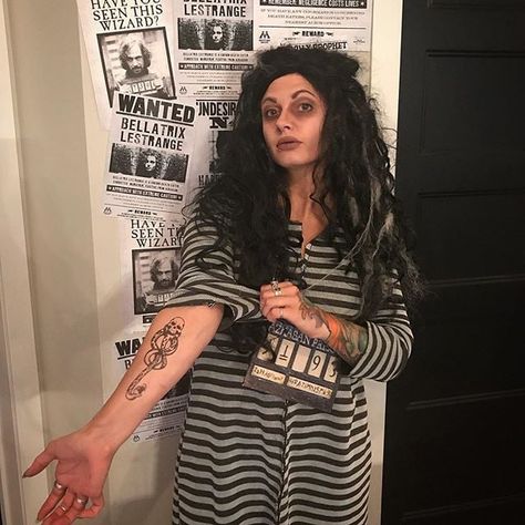 Bellatrix Lestrange Costume Harry Potter Costume Ideas, Bellatrix Lestrange Costume, Harry Potter Fancy Dress, Hogwarts Costume, Harry Potter Dress Up, Harry Potter Kostüm, Harry Potter Halloween Costumes, Harry Potter Dress, Harry Potter Halloween Party