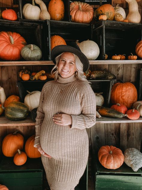 Pumpkin Farm Maternity Pictures, Pumpkin Patch Bump Pictures, Maternity Pictures Sweater Dress, Fall Maternity Aesthetic, Pregnancy Pumpkin Patch Outfit, Pregnant Pumpkin Patch Photos, Maternity Photo Shoot Ideas Pumpkin Patch, Simple Fall Maternity Pictures, Maternity Photography Pumpkin Patch