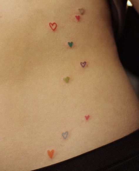 Small Colorful Heart Tattoo, Colored Hearts Tattoo, Colorful Heart Tattoos, Tiny Colorful Tattoos, Confetti Tattoo, Cute Face Tattoos, Peach Tattoo, Le Vent Se Leve, Small Heart Tattoos