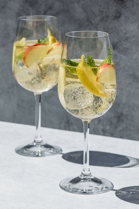 Lillet Blanc Cocktails, White Wine Cocktails, White Wine Cocktail, White Sangria Recipe, Vermouth Cocktail, Summer Needs, Rose Sangria, Spicy Drinks, White Sangria