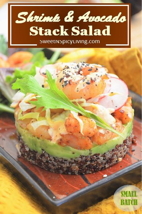 A light hearty healthy Shrimp and Avocado Stack Quinoa Salad perfect for an impressive appetizer or a light lunch when you do not have time for a long lunch time. Salad Cake Ideas, Quinoa Bowl Recipes Healthy, Stacked Salads, Shrimp Tower, Avocado Tartare, Bite Size Appetizers Easy, Salad Party, Avocado Recipes Easy, Shrimp And Quinoa