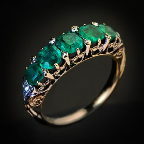 Grandmother Jewelry, Diamond Gold Ring, Victorian Ring, Unique Diamond Engagement Rings, Faberge Eggs, Gold Ring Designs, Jewelry Antique, Victorian Rings, Emerald Jewelry