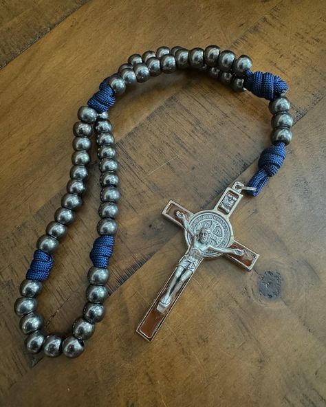 Our incredible new addition to our men’s rosaries - this masculine, heavyweight paracord rosary is perfect for any gentleman in your life. ❤️ “The rosary is the weapon for our time.” - St. Padre Pio Elegant Adjustable Rosary, Handmade Artisan Rosary, Grunge Rosary Necklace, Rugged Rosary, St Padre Pio, Mens Rosary, Bohemian Hand-strung Healing Rosary, Paracord Rosary, True Gentleman