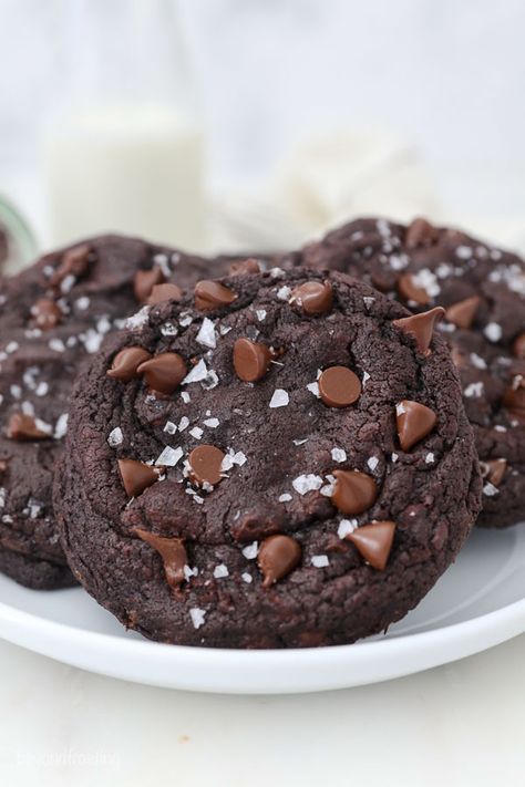 Bakery Style Chocolate Cookies with flakey sea salt are rich, thick & dense, chewy and perfectly fudgy. You can make this easy cookie recipe in under an hour! #cookies #chocolate #chocolatechipcookies #chocolatecookies #bakerystylecookies Thick Cookie Recipes, Beyond Frosting, Low Calorie Ice Cream, Cookies Stuffed, Christmas Cookie Recipes Holiday, Cookie Recipes Decorating, Cookie Recipes Chewy, Giant Chocolate Chip Cookie, Chewy Chocolate Cookies