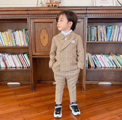 Korean Party Outfit, Childs Wardrobe, Luxury Baby Clothes, Baby Boy Outfits Swag, Baby Clothes Patterns Sewing, Baby Boy Swag, Baby Tumblr, Ulzzang Kids, Cute Asian Babies