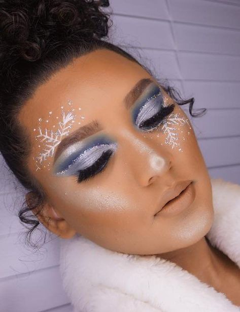 Christmas Make Up Looks, Gala Make Up, Snowflake Makeup, Ice Queen Makeup, Christmas Makeup Looks, Christmas Makeup Ideas, Xmas Makeup, Christmas Eye Makeup, Makeup Christmas