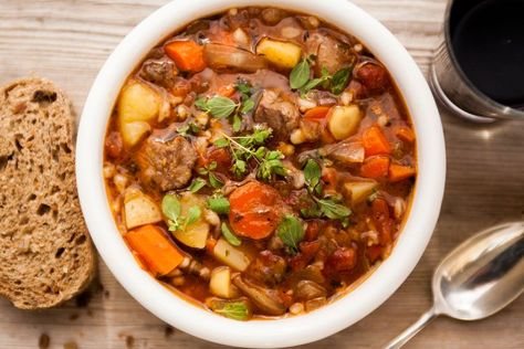 Crockpot Cider, Apple Cider Beef Stew, Classic Beef Stew Recipe, Beef Potatoes, Classic Beef Stew, Stew Beef, Beef Stew Crockpot, Potatoes Carrots, Slow Cooker Beef Stew