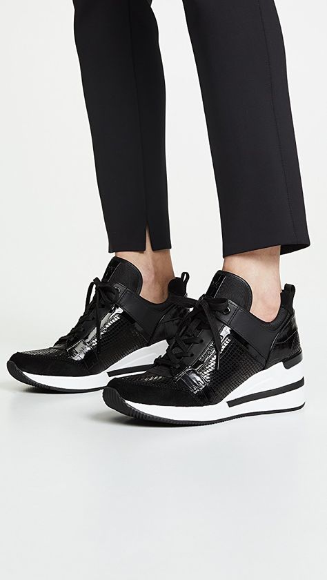 Michael Kors Sneakers, Style Goals, Handbags Michael Kors, Gucci Shoes, Retro Look, New Balance Sneaker, Wedge Heels, Me Too Shoes, Accessories Design