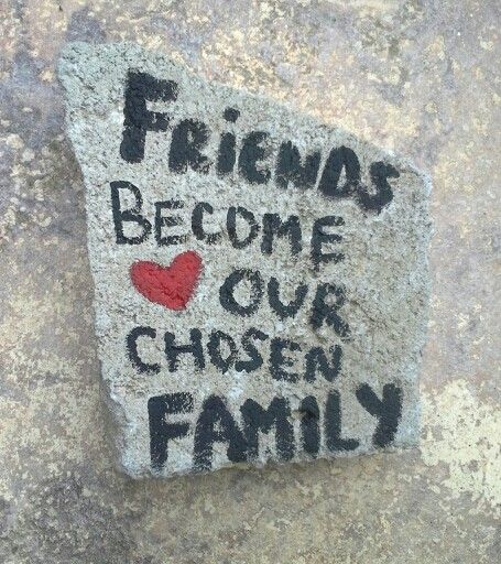 Friends become our chosen family ♥ Sometimes Home Is A Friend Group, Quotes About Chosen Family, Chosen Family Aesthetic, Chosen Family Quotes, Group Of Friends Quotes, Friends Like Family, Super Cool Stuff, Choices Quotes, Chosen Family