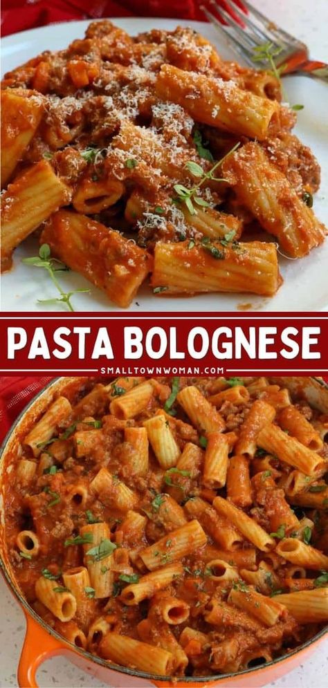 Here's a homemade dinner idea everyone must try! Slowly simmered in a rich, flavorful sauce with ground beef, vegetables, and spices, this classic Italian pasta bolognese is pure comfort food on a plate. The whole family will love it! Hamburger Recipes Italian, Italian Burgers Ground Beef, Ground Beef Recipes Pasta, Bolognese Recipes, Food On A Plate, Rice Ideas, Italian Gravy, Beef Ideas, Classic Italian Pasta