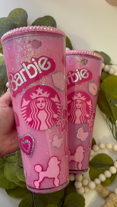 Barbie Snowglobe tumbler 💗 Bedazzled Bottle, Tumblr Cup, Bling Fashion, Custom Starbucks Cup, Halloween Cups, Diy Cups, Budget Binder, Pink Halloween, Cute Cups