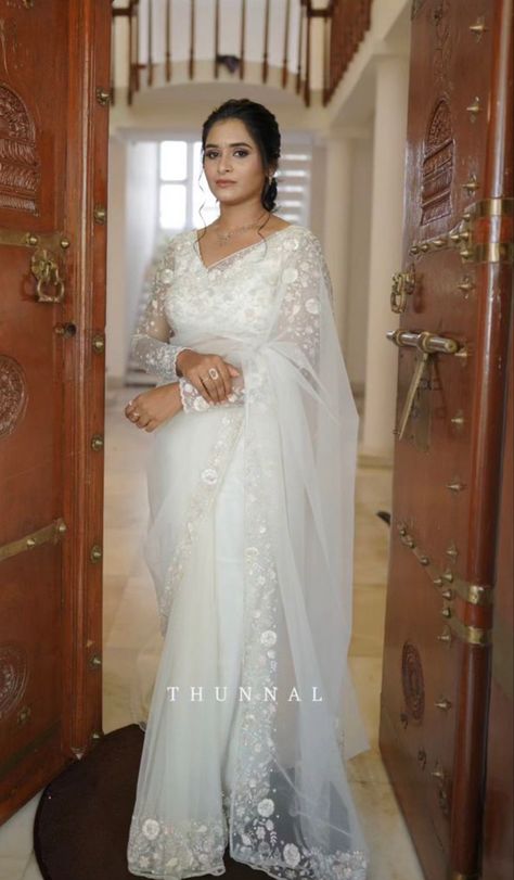 Pentacostal Weddings, Saree White, Asian Bridal Hair, Christian Bridal Saree, Sarees For Girls, Bridesmaid Saree, Suits Men, White Saree, Wedding Blouse