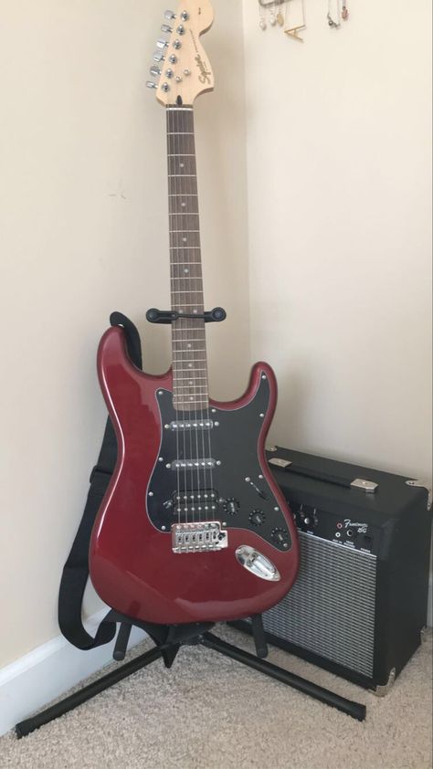 Electric Guitar Setup Bedroom, Maroon Electric Guitar, Electric Guitar Color Ideas, Eletric Gutair Cool, Electric Guitar Types, Cherry Red Electric Guitar, Pretty Guitars Electric, Matching Guitars, Electric Guitar Colors