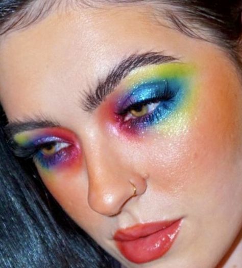 Eclectic Eye Makeup, Weird Eyeshadow Looks, Crazy Eyeshadow Looks, Makeup Looks Fun, Colorful Eye Looks, Pride Makeup Looks, Maximalist Makeup, Pride Makeup Ideas, Funky Makeup