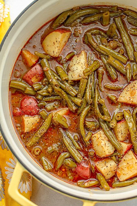 Goblet Gravy, Pot Liquor, Southern Green Bean Recipes, Green Beans Potatoes, Smothered Green Beans, Southern Green Beans, Beans Potatoes, Creamy Potatoes, Southern Greens