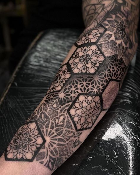 Forarm Tattoos Mandala, Mandala Fill In Tattoo, Forearm Tattoos Mandala, Dotwork Mandala Sleeve, Cool Mandala Tattoo, Geometric Feminine Tattoo, Zen Tangle Tattoo, Mandala Tattoo Designs Men, Modern Mandala Tattoo