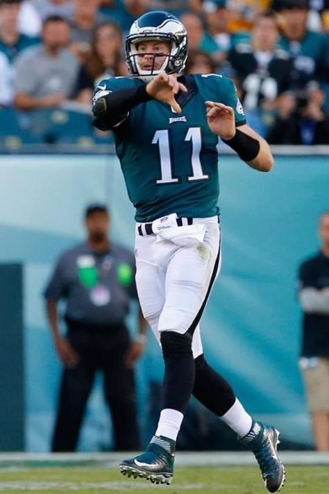 Carson Wentz of the Philadelphia Eagles #nfl #football Go Eagles, Carson Wentz, Eagles Nfl, Philadelphia Eagles, Nfl Football, Football Helmets, Eagles, Philadelphia, Nfl