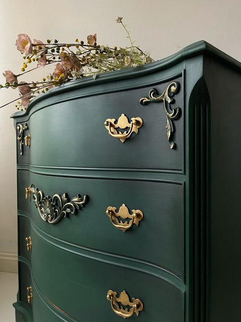 Green Gold Furniture, Green And Gold Furniture, Green And Gold Dresser, Green And Gold Room, Green Furniture Bedroom, Green Painted Furniture, Burton Upon Trent, Painting Gold Leaf, Furniture Remodeling