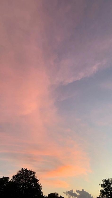 Pink Clouds Photography, Pink Sky Photography, Day Sky Pictures, Pink Sky Pictures, Random Sky Pics, Aesthetic Sky Photos, Nature Sky Aesthetic, Pink Sky Aesthetic, Sky Snap