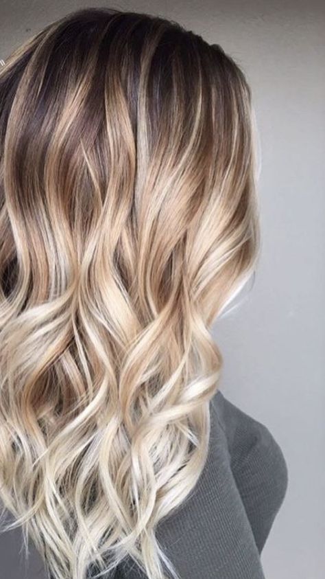 Soft sombre using three shades of blonde Hombre Blonde Hair, Hombre Hair Color Ideas, Hombre Hair Blonde Brown, Sombre Hair Blonde Balayage, Sombre Hair Blonde, Blond Sombre, Sombre Blond, Sombre Blonde, Hombre Hair