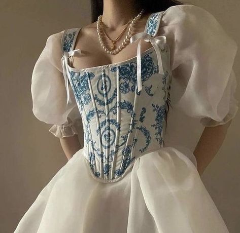 Lace Back Corset, Corset Dress Aesthetic, Women In Corsets, Corsets Pattern, Corset With Dress, Cute Corset Outfit, Suit With Corset, Vintage Corset Outfit, Korsett Outfit