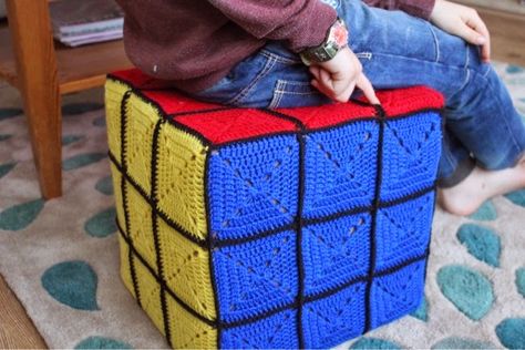 Crochet Rubiks Cube Patterns, Crochet Rubix Cube, Crochet Cube, Rubric Cube, Rubiks Cube Patterns, Cube Decor, Cottage Crochet, Grid Patterns, Colours Of The Rainbow