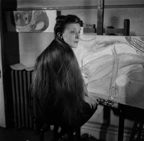 8 things to know about Louise Bourgeois - Art Shortlist Louise Bourgeois Sculpture, Gottfried Helnwein, Chuck Close, New Orleans Museums, Marcel Duchamp, Robert Rauschenberg, Willem De Kooning, Louise Bourgeois, Alexander Calder