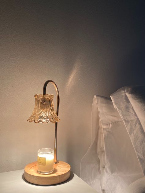 Dim Lamp Aesthetic, Nightstand Table Lamp, Candle Light Warmer, Lamps Aesthetic Vintage, Candle Bedside Table, Vintage Nightstand Lamp, Nightstand Lamp Aesthetic, Candle Warming Lamp, Cozy Bedside Table