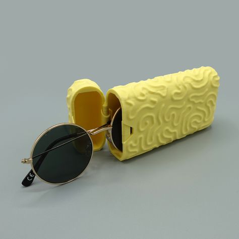 STL file Print-in-place glasses case・3D printer design to download・Cults Glasses Organizer, Useful 3d Prints, Drukarka 3d, Big Glasses, 3d Printing Business, 3d Printer Designs, Glasses Cases, 3d Printing Diy, Eyeglasses Case