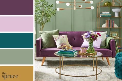 20 Colors That Go Well With Purple Purple Ceiling, Stylish Kids Bedroom, Purple Living Room Ideas, Purple Dining Room, Green Sofa Living, Purple Furniture, Purple Couch, Purple Living Room, Green Lounge