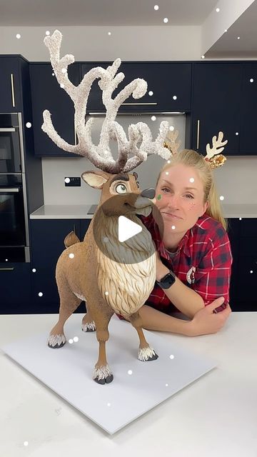 Reindeer Cake, Zoes Fancy Cakes, Reindeer Cakes, Sugar Flowers Tutorial, Gravity Cake, Cake Classes, Cake Decorating Classes, Sculpted Cakes, The Snowman