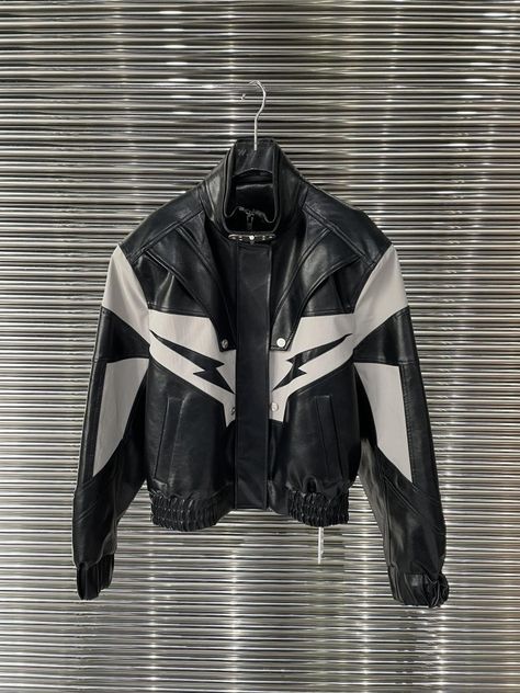 Vintage Luxury Outfits, Starboy Aesthetic Outfit, Vintage Racing Jacket, Racer Jackets, Motorbike Jackets, Outwear Fashion, Concept Clothing, Vintage Bicycle, Mens Trendy Outfits