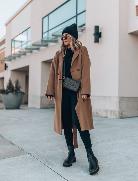 Chunky Boots Outfit, Chelsea Boots Outfits, Vinter Mode Outfits, Chelsea Boots Outfit, Winter Mode Outfits, Chunky Chelsea Boots, Winter Boots Outfits, Black Boots Outfit, Nyc Outfits