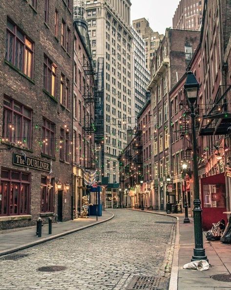 Stone Street, Tall Buildings, Halong Bay, New York Aesthetic, Old Street, Financial District, City Street, City Photography, City Aesthetic